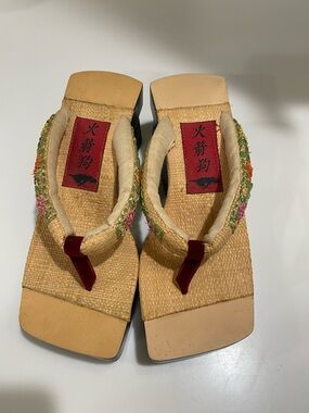 New Rocket Dog Beige Raffia Platform Sandals Size 9